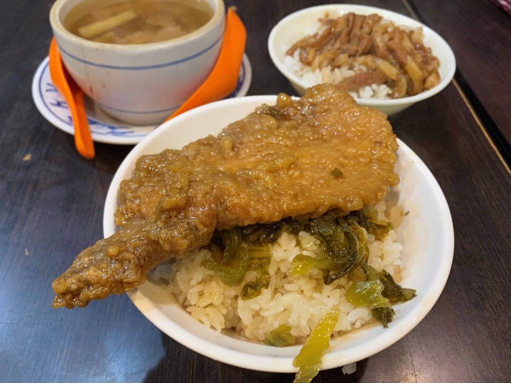 [延三夜市] 大橋頭魯肉飯.黃大腸煎