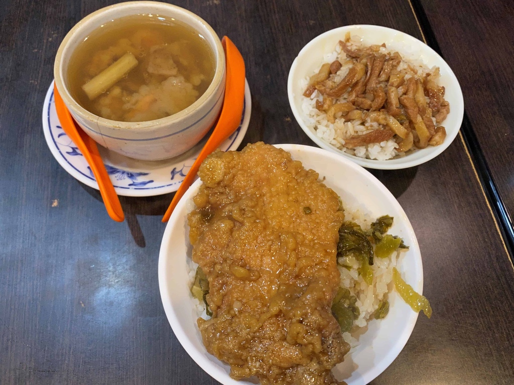 [延三夜市] 大橋頭魯肉飯.黃大腸煎