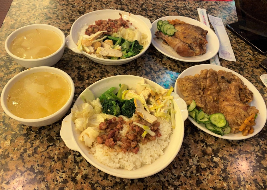 [台北美食] 東一排骨總店.清臺灣巡撫衙門遺址.冰火菠蘿油