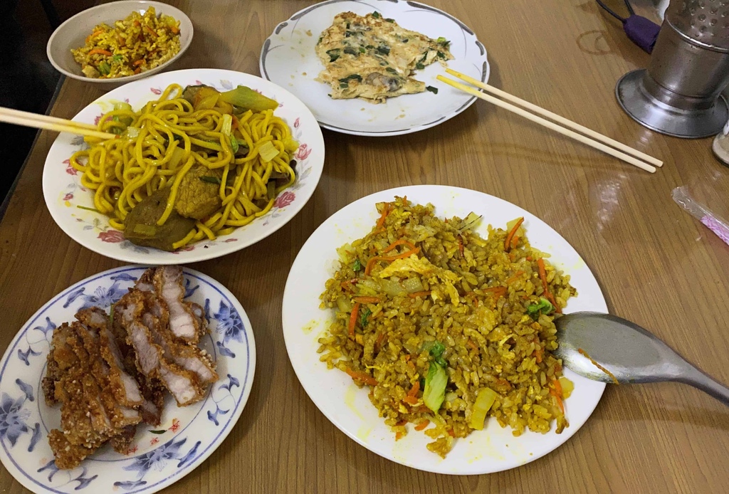 [基隆美食] 正老牌咖哩麵.遠東泡泡冰.下港蚵嗲.亂亂夾