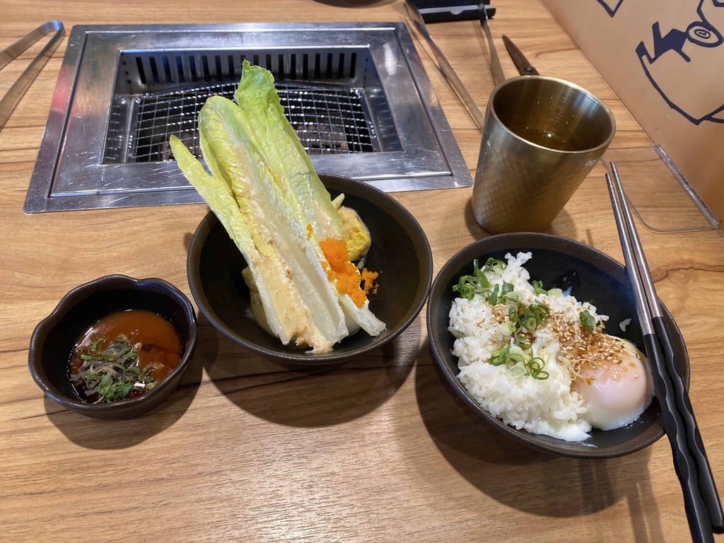 [基隆美食] 燒肉chacha(基隆東岸).港都巷.秘滷椒麻