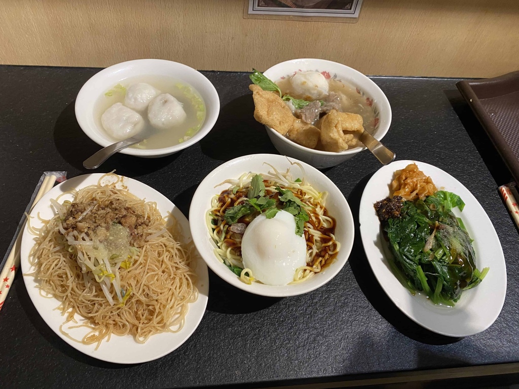 [西門町美食] 永富魚丸店.金元寶炒飯.上海老天祿滷味糕餅店