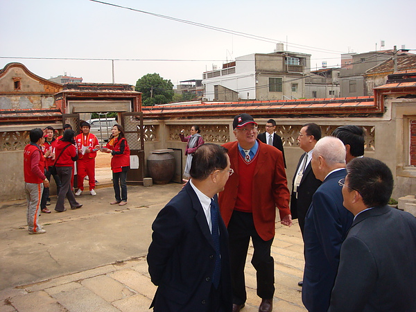 張雲羽張雲萍叔父張允中張允伏家人返金門沙美後街三落祖厝祭祖(現張雲萍守護)-3.JPG