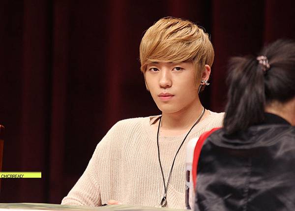 130407fansign_10