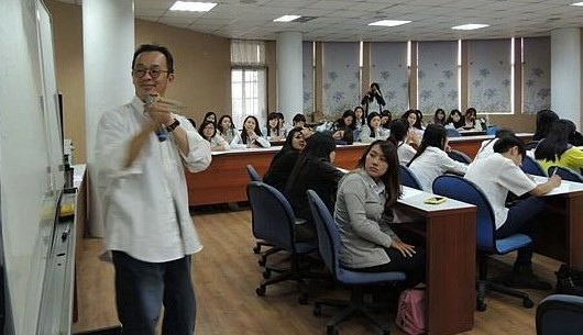 寵物長照與預防醫學的未來趨勢 —詹翔霖 從健康管理到幸福老化寵物照護與預防醫學結合座談會 主題內容與QA.jpg