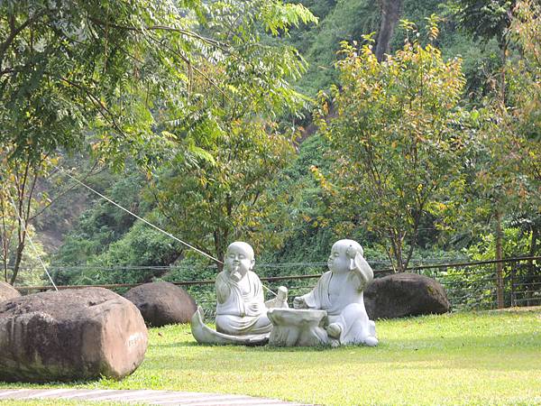 104.09.16-阿里山風景區域重點發展-龍隱寺-文創市集與行銷運用-詹翔霖教授