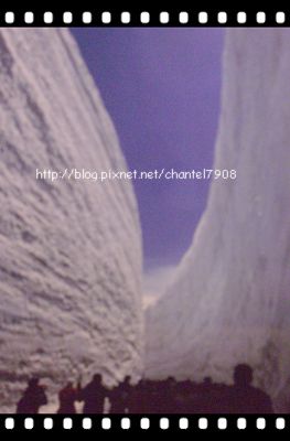 ● 這是就是立山冬天最有名的雪牆 , 然後車在中間行走