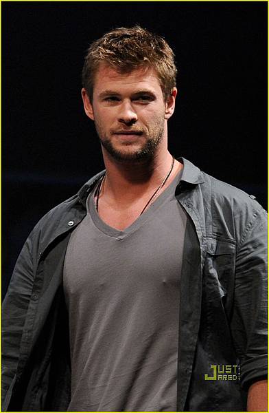 chris-hemsworth-thor-comic-con-05