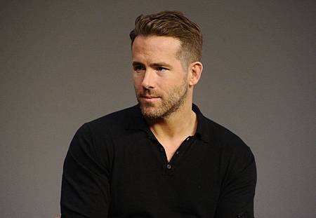 Ryan-Reynolds-Appearances-September-2015-Pictures.jpg