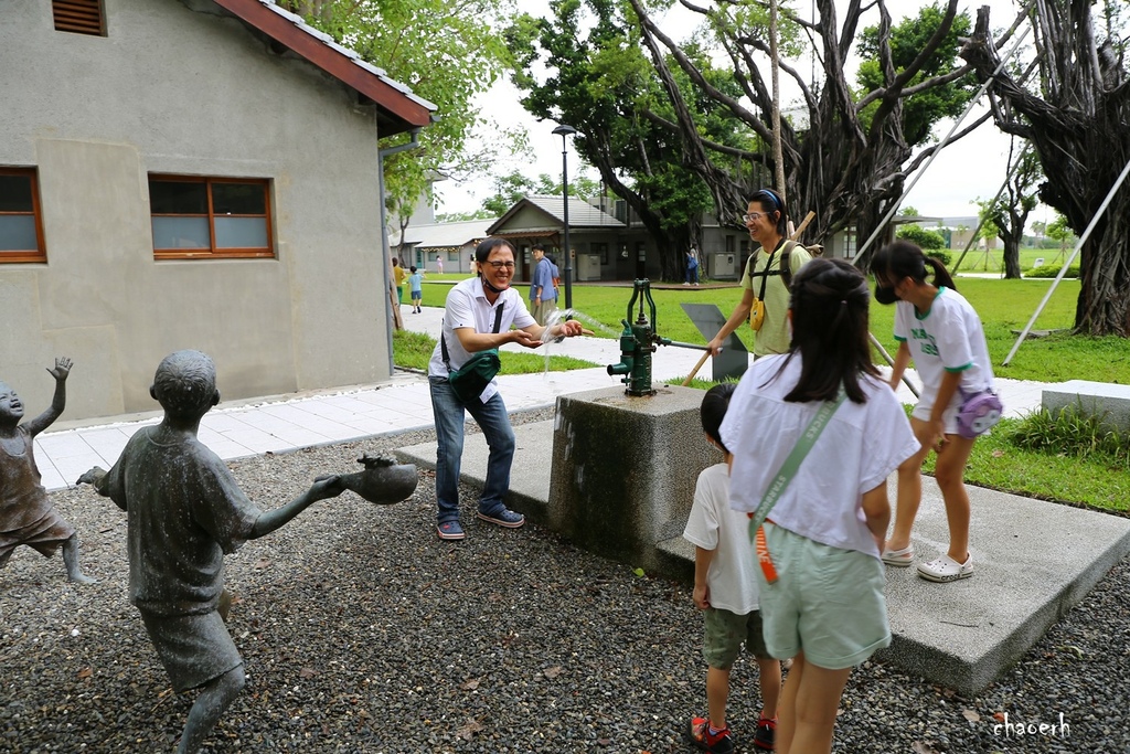 高雄親子景點一日遊-沙發馬鈴薯樂園(左營自由店)+台塑王氏昆