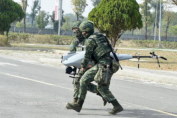 朱明：國軍採購1980架無人機操作飛手不足　義務役男有證照優