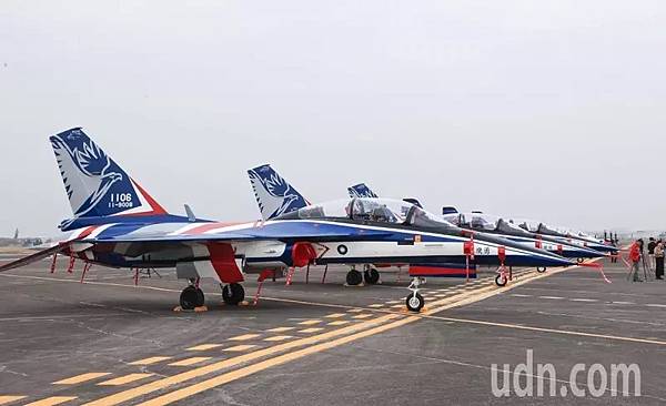 記者 程嘉文：勇鷹高教機生產進度延遲  F-5戰機可能飛到明