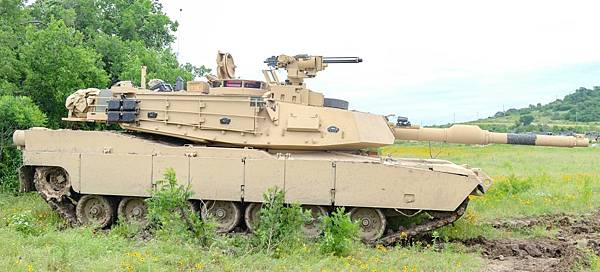 朱明：提升M1A2T戰車夜戰效能  陸軍規劃夜視系統擴及駕駛