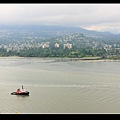 對面是溫哥華西區 房價最貴的地方(背山面海)