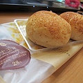 FamilyMart-Cheese&Corn Bun