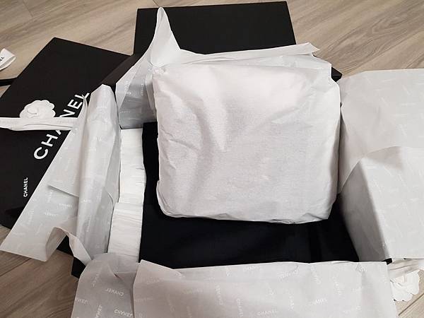 【開箱文】CHANEL♥遲來的生產禮物&黑色復古化妝箱包Bl