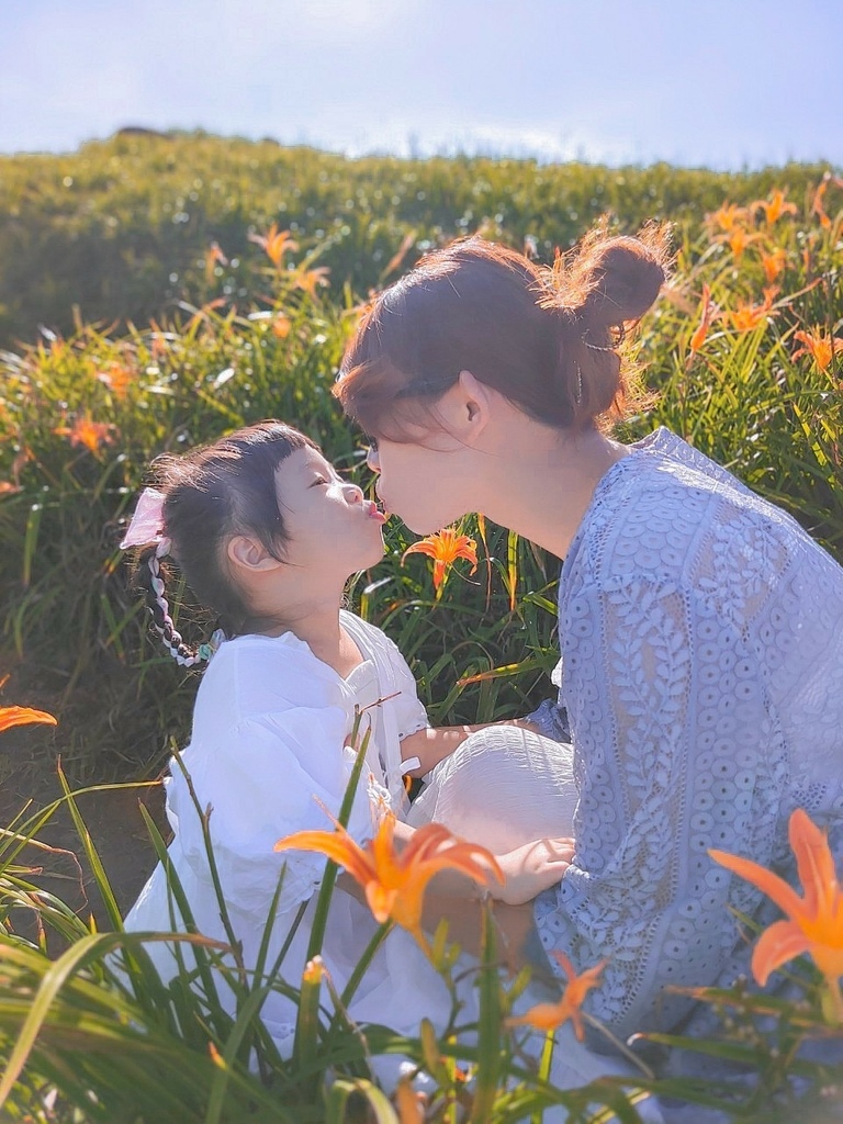 【國內∣旅遊】2022花蓮金針花海♥六十石山今年缺水，花苞不