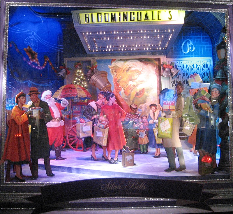 Christmas windows 007.jpg