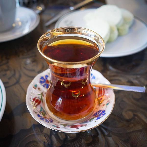 土耳其茶, 多半是紅茶或蘋果茶