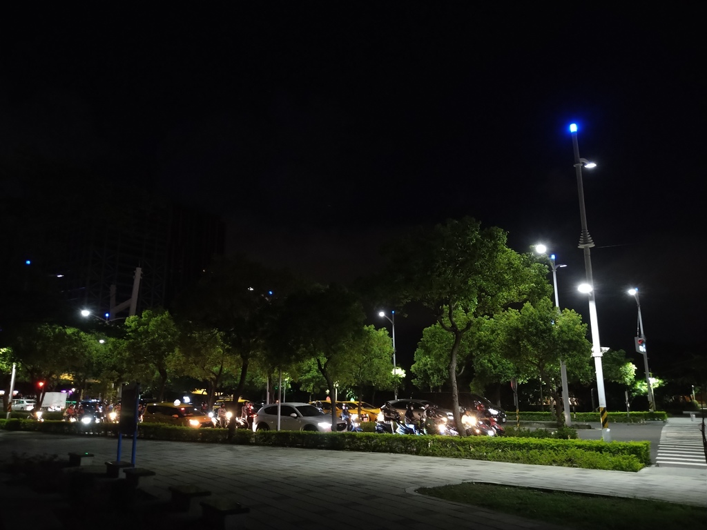 圖 Xperia 10 II 與小米cc9pro 簡單相機心得