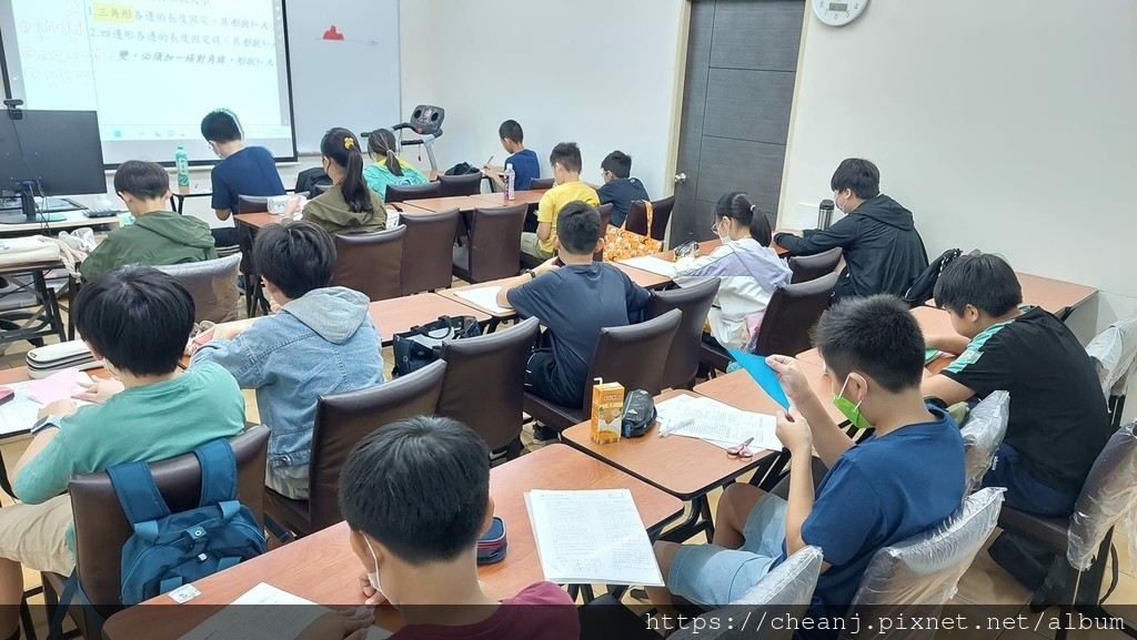 有學生問我:老師,小說與散文有甚麼不同? 金華新生幸安東門國小優質家庭選擇推薦銜接國中小高中升大學各年