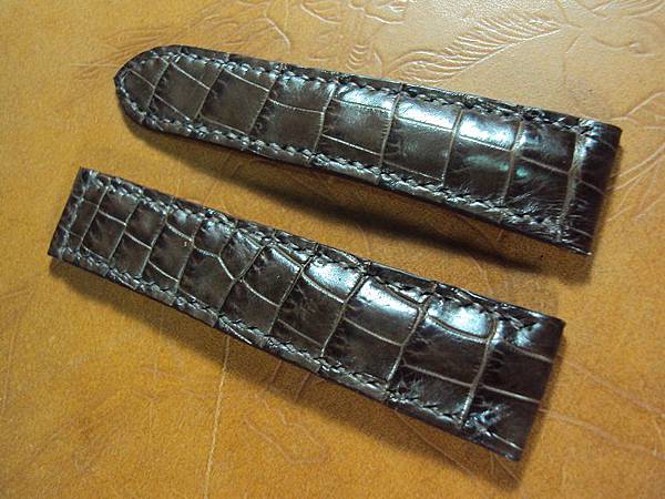 OMEGA custom croco strap, 20x18mm, 95x95mm, thick 5.5mm taper to 1.9mm, padded dark brown croco strap, match stitch. 02