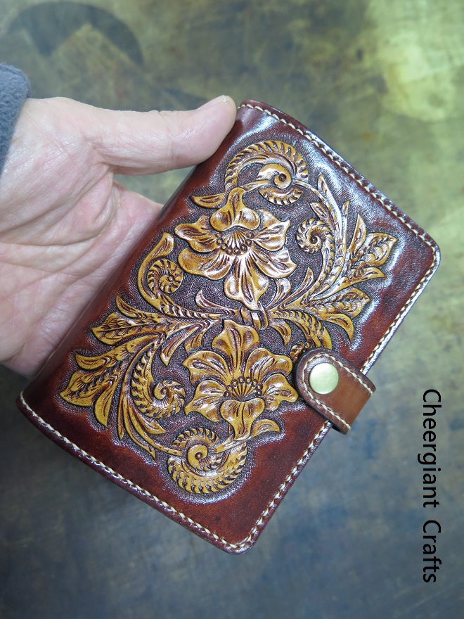 A7 Personal Organisers, hand carved pattern  leather crafts. A7 手工皮雕萬用手冊唐草圖案 A 咖啡色系 01 .