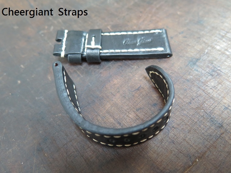 Panerai black vintage cowskin strap, 22x20mm, 77x115mm, thick 4.3mm taper to 2.4mm, thick cream stitch.03