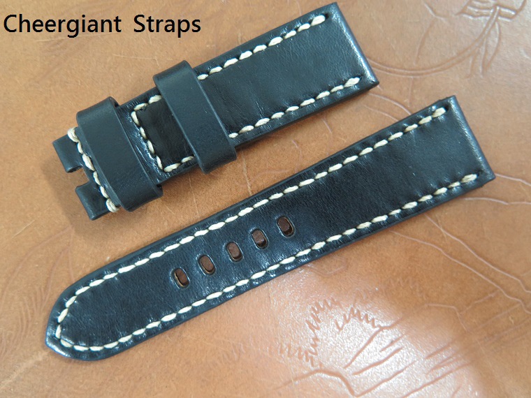 幾款沛納海鱷魚錶帶與牛皮錶袋分享 Some Panerai costom crocodile straps and cow skin straps.