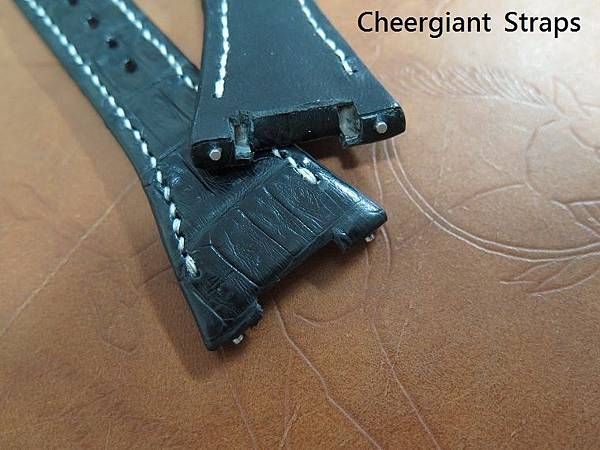 IWC Ingenieur Da Vinci black croco belly strap, 32x18mm, 80x110mm, thick 5.5mm taper to 3.0mm, white stitch. 04