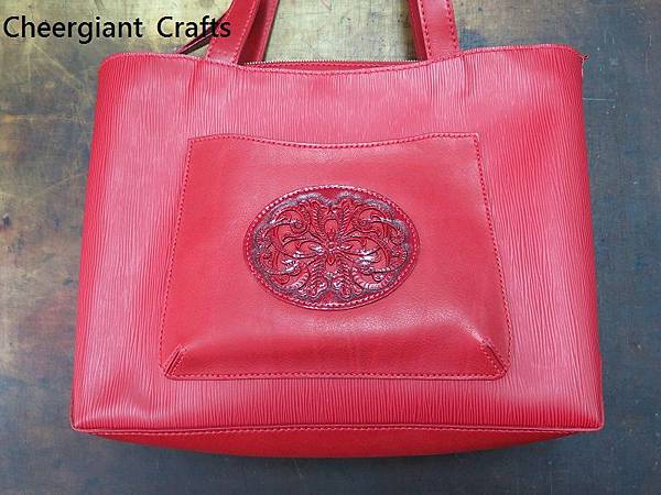 紅色水波紋皮雕托特包. Red rippled tote leather bag.02