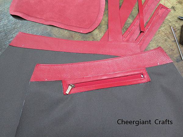  iPad 紅色斜背包(側背包)iPad shoulder bag, 20x30x9cm, it
