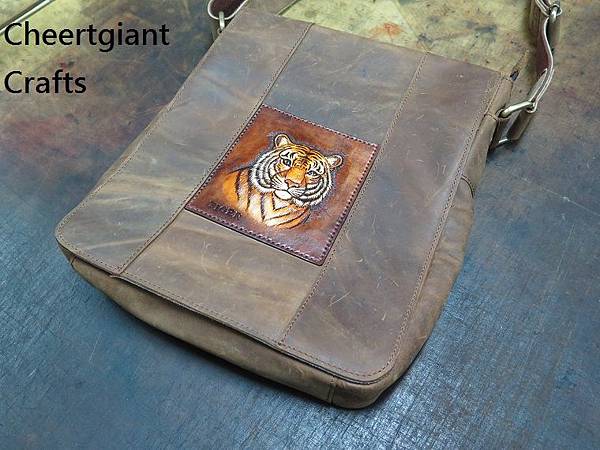 Tiger shoulder bag..老虎肩背包. 07