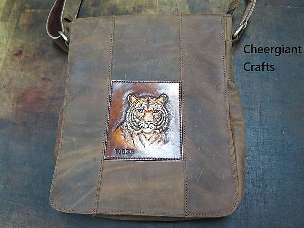 Tiger shoulder bag..老虎肩背包. 02