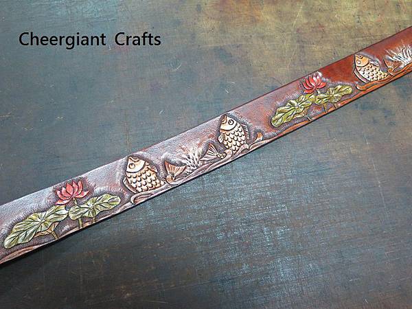 Hand carved Lotus and carp pattern belt, 4.0CM in width. 鯉魚與蓮花圖案手工皮雕皮帶四公分寬. 02