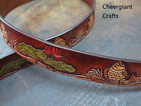 Hand carved Lotus and carp pattern belt, 4.0CM in width. 鯉魚與蓮花圖案手工皮雕皮帶四公分寬. 08
