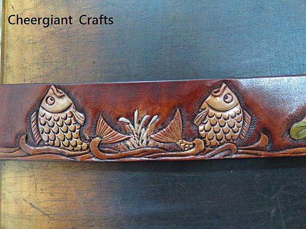 Hand carved Lotus and carp pattern belt, 4.0CM in width. 鯉魚與蓮花圖案手工皮雕皮帶四公分寬. 03