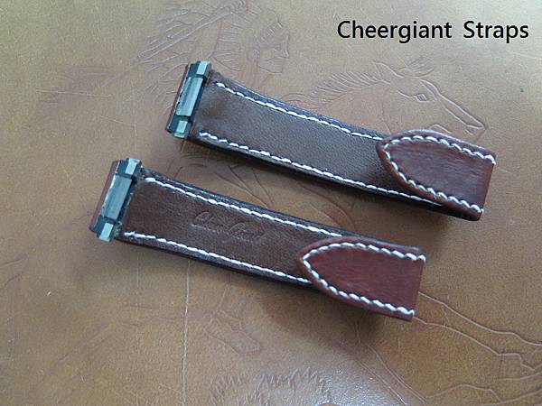 Cartier Roadster chocolate brown grained cowskin strap, 19x18mm, 110x110mm, thick 6.3mm taper to 1.4mm, white stitch. 03