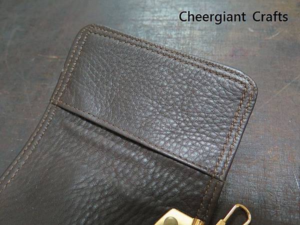 深咖啡色荔枝紋牛皮鎖匙包. Dark brown grained leather 6 rings key case. 04