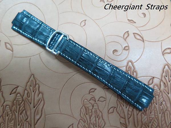 cartier ballon bleu xl chrono,gray croco strap,23x18mm,55x130mm,thick 5.0mm taper to 1.4mm,white stitch.01 .JPG