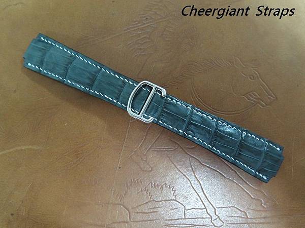 Cartier BALLON BLEU XL Chrono gray padded croco strap,23x18mm,100x130mm, thick 5.0mm taper to 1.4mm,white stitch.01 .JPG