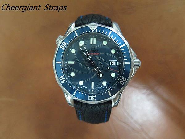 OMEGA Seamaster black shark strap,20x18mm,70x120mm,thick 4.5mm taper to2.8mm,blue stitching.01 .JPG