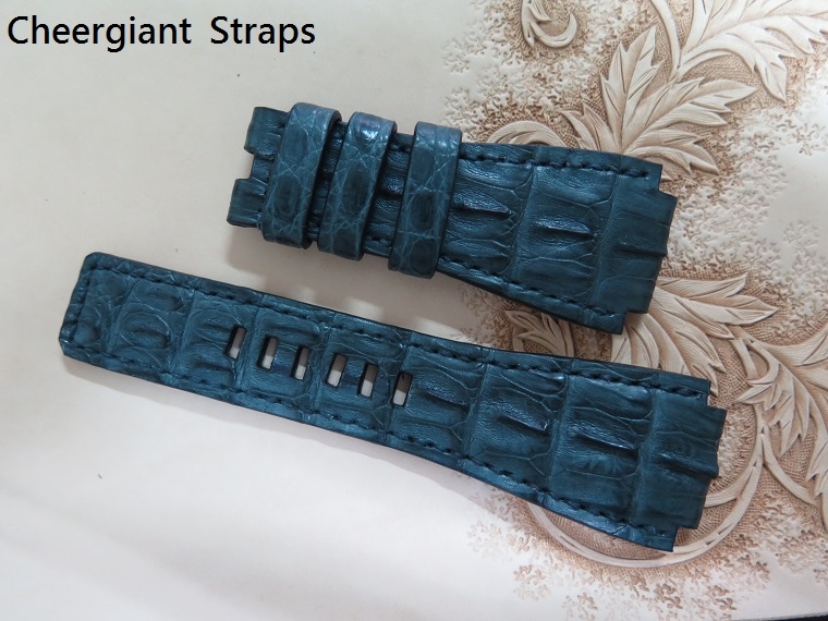 BR-01-94 gray horn back crocodile strap,24x24mm,85x135mm,thick 6.0mm taper to3.5mm,dark gray stitching.01 .JPG