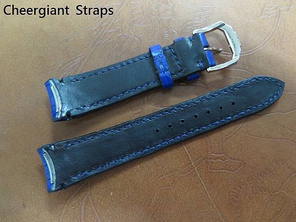 Glashutte padded dark blue crocodile strap,18.8x16mm,70x110mm,thick 5.0mm tapern to 2.3mm,match stitching.04.JPG