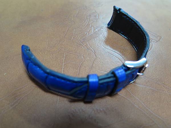 Glashutte padded dark blue crocodile strap,18.8x16mm,70x110mm,thick 5.0mm tapern to 2.3mm,match stitching.08.JPG