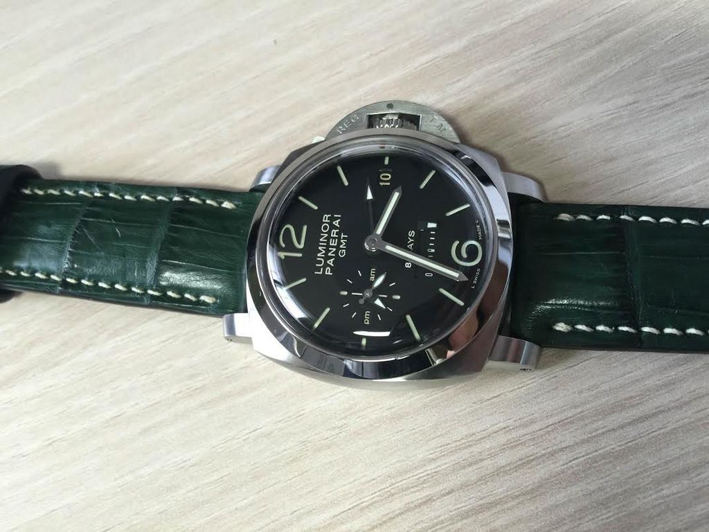 Panerai dark green padded crocodile strap. 02.jpg