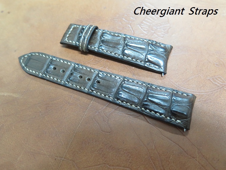 Breguet TYPE XXI padded curved lug end croco strap, 21.7x18mm,77x123mm, thick 5.5mm taper to 2.2mm, cream stitching.01 .JPG