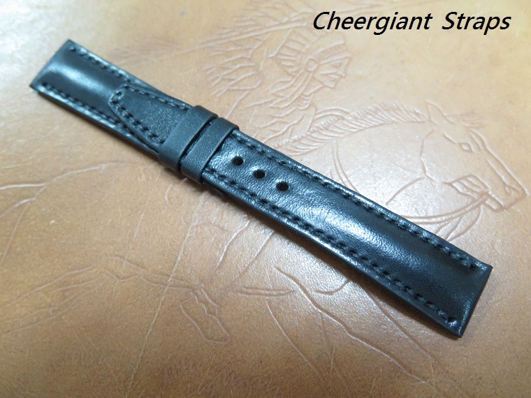 IWC Spitfire Mark XV padded black leather strap,19x16mm,70x110mm,thick 4.5mm taper to 2.5mm.03 .JPG