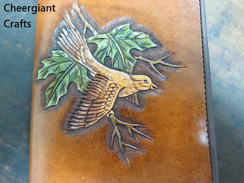 Golden bird passport leather wallet hand carved pattern. 金黃鳥護照皮夾,手工雕刻染色. 02.JPG