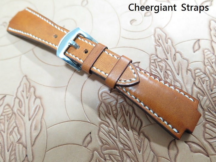 Oris notch style padded tan vintage leaher strap, 26(12)x16mm,75x115mm, thick 5.5mm taper to 2.6mm, white stitching.07.JPG